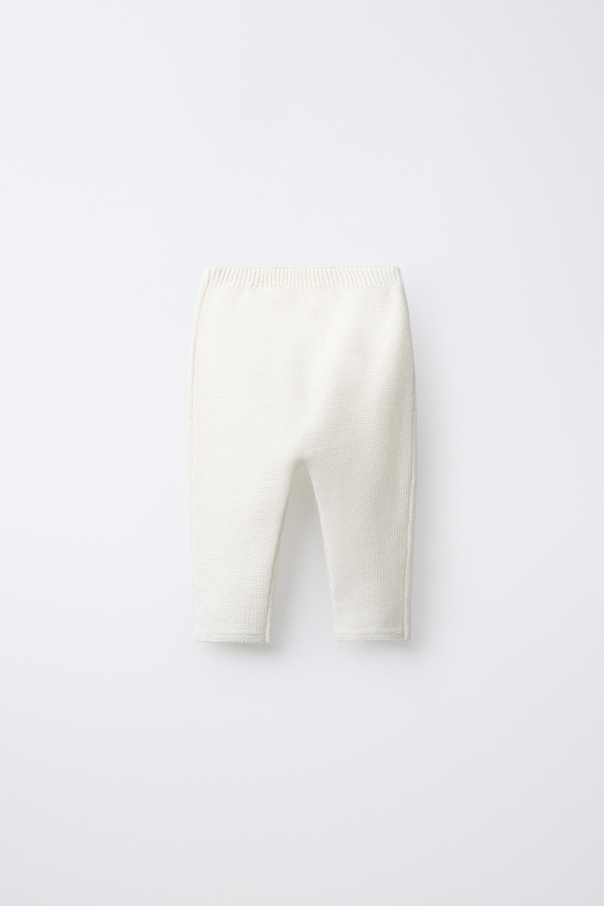 PANTALON EN MAILLE AVEC PIÈCE LAPIN